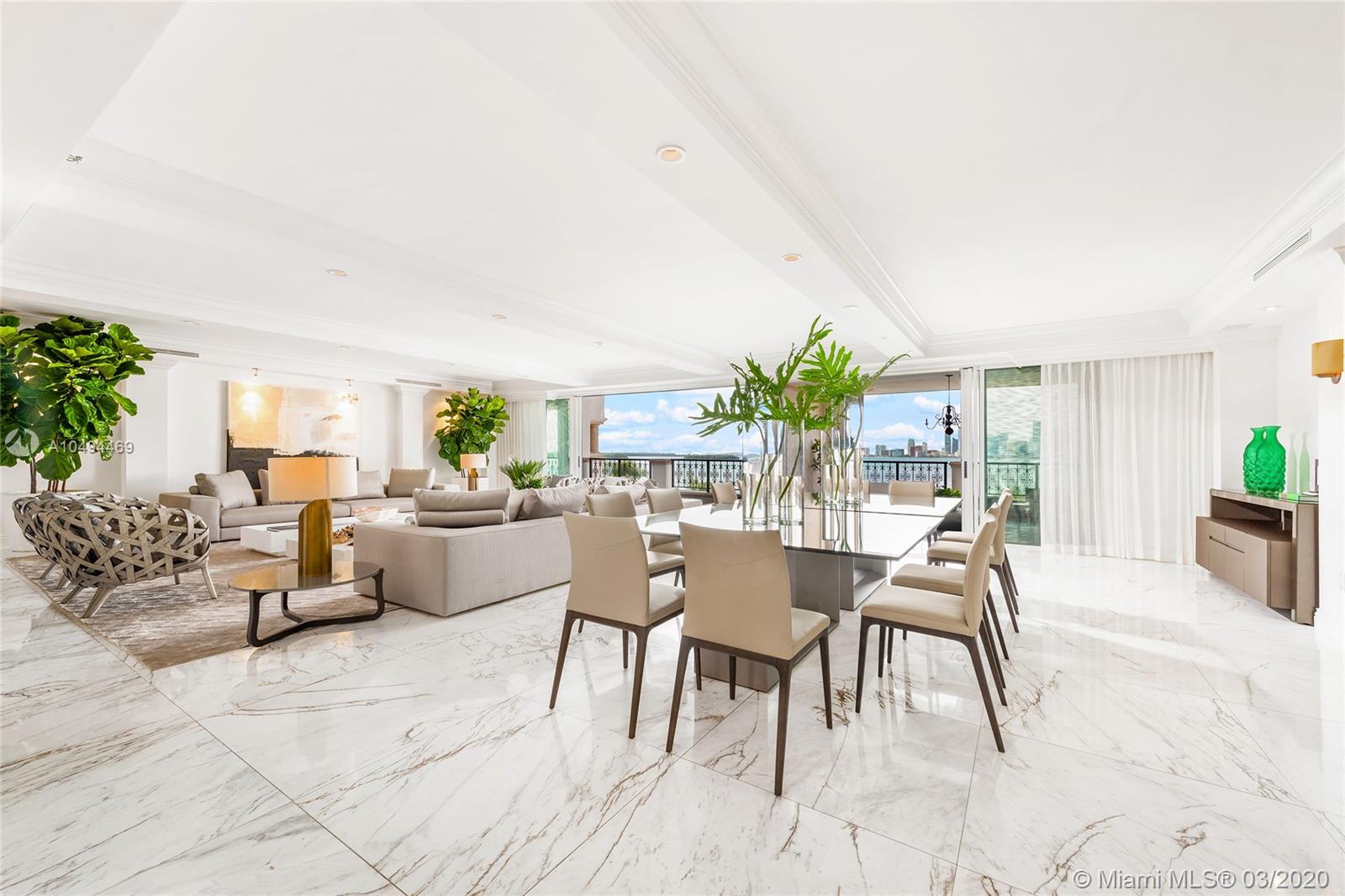 FISHER ISLAND - Residential