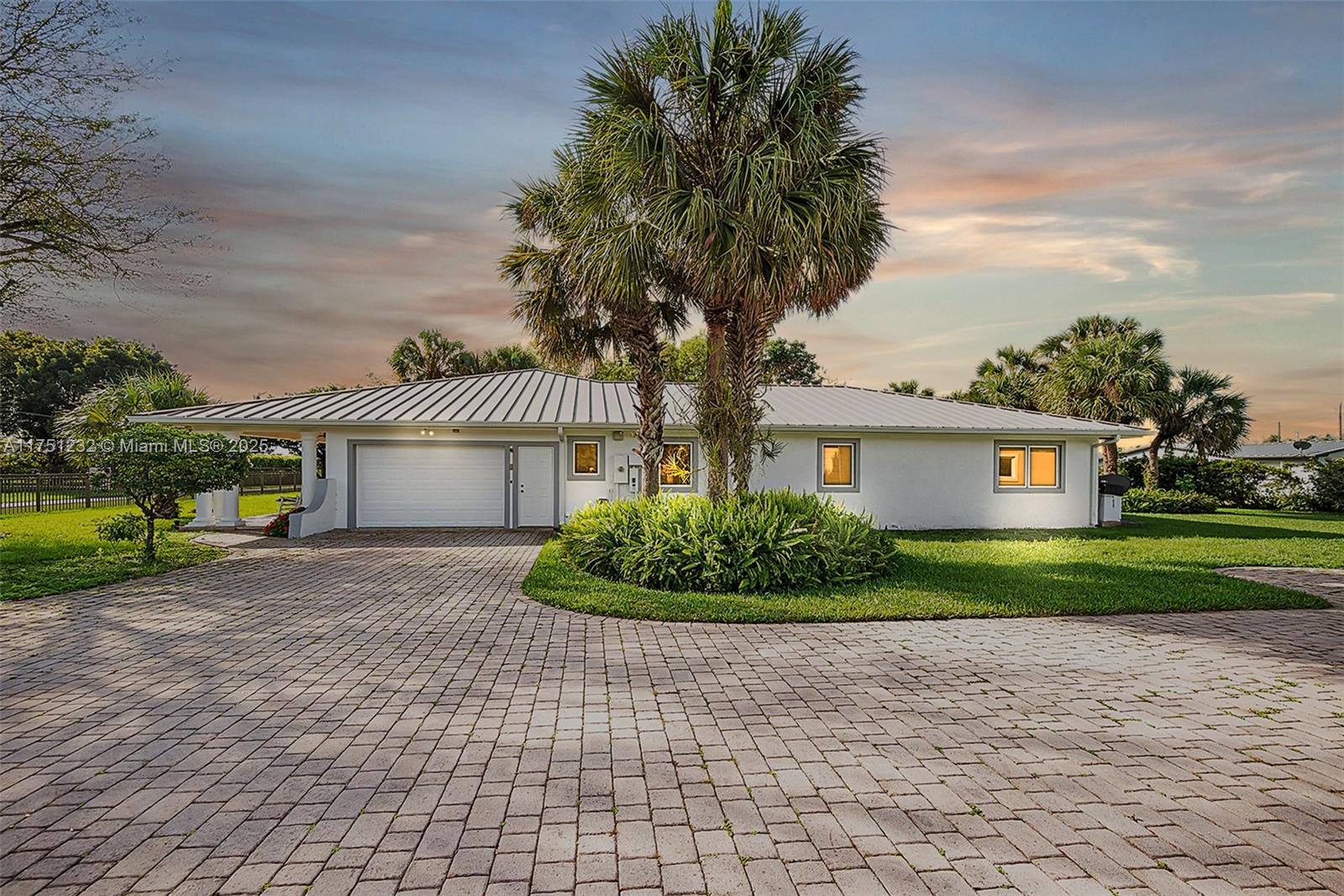31160 Sw 195th Ave, Miami, Broward County, Florida - 4 Bedrooms  
3 Bathrooms - 