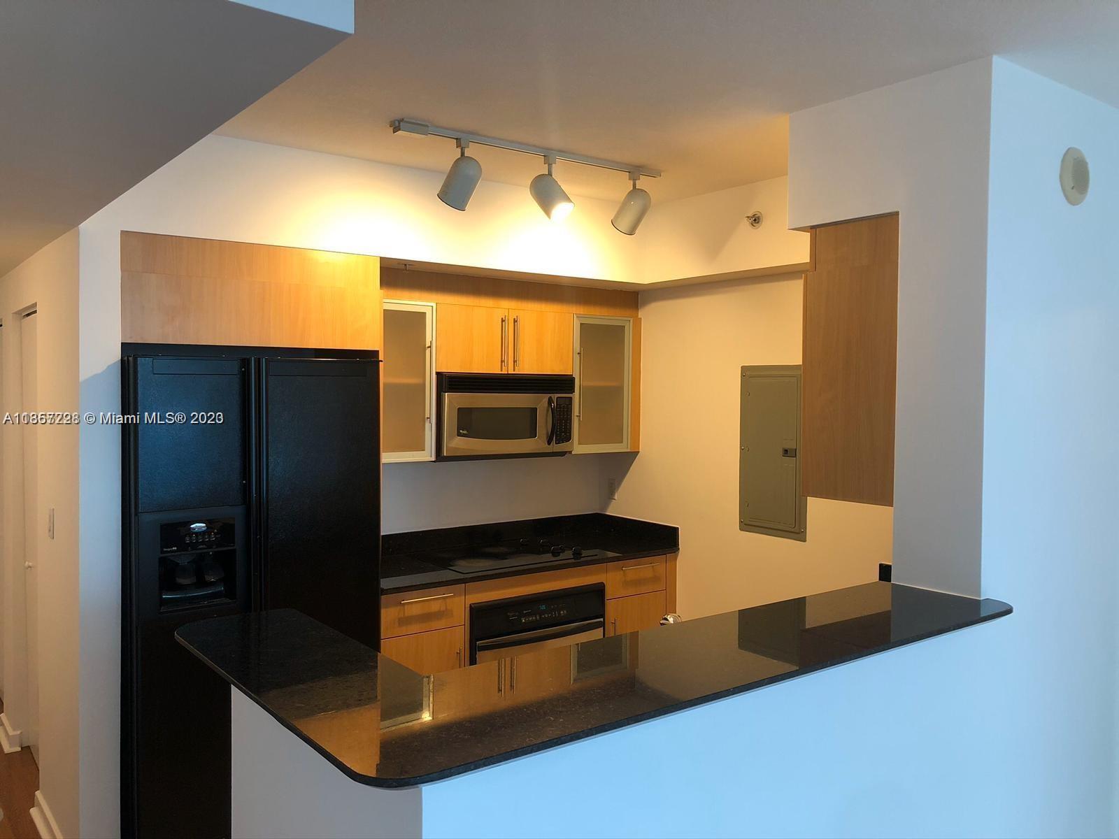 Photo 3 of 20 of listing a4a9dd37-ce77-4e47-aedf-52db9fa6bad9 condo