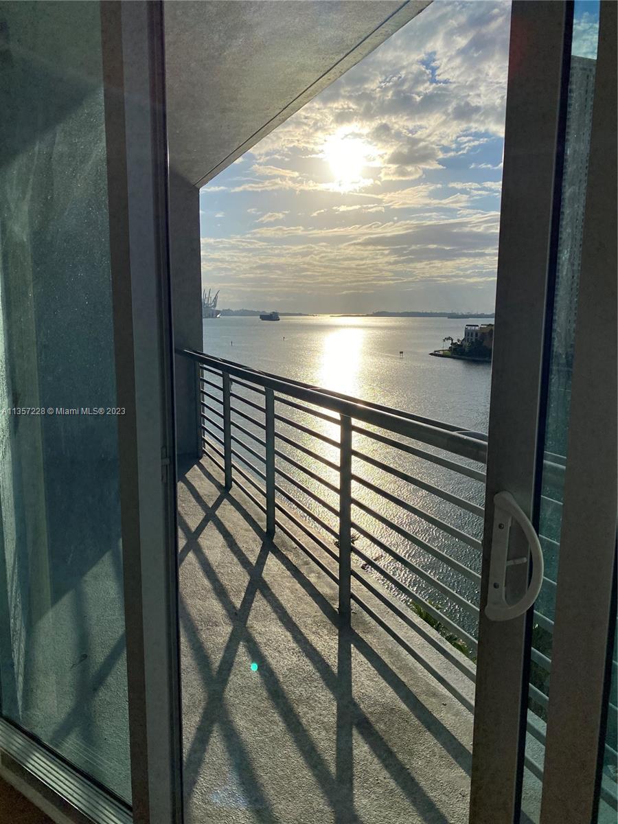 Photo 7 of 20 of listing a4a9dd37-ce77-4e47-aedf-52db9fa6bad9 condo
