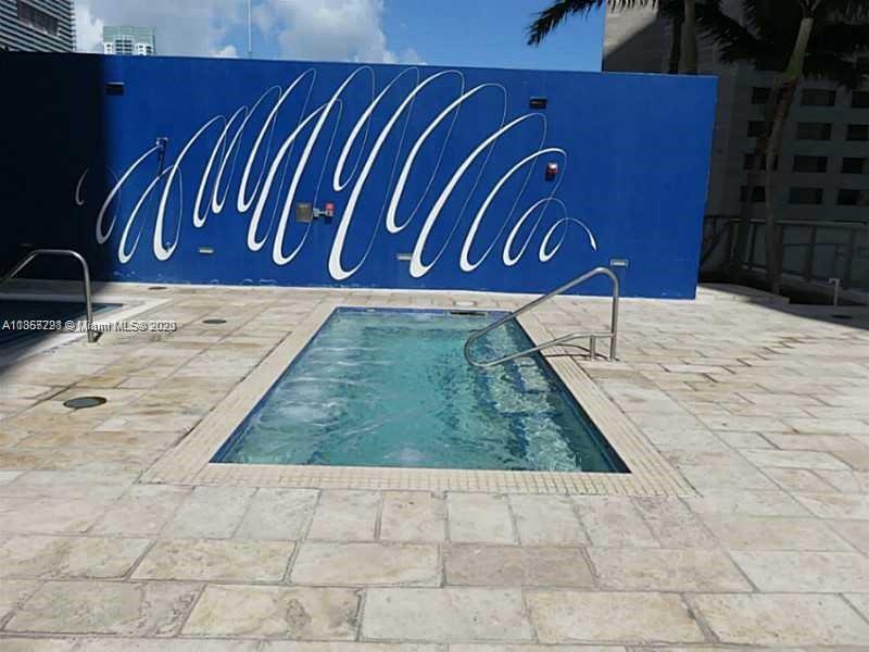 Photo 15 of 20 of listing a4a9dd37-ce77-4e47-aedf-52db9fa6bad9 condo