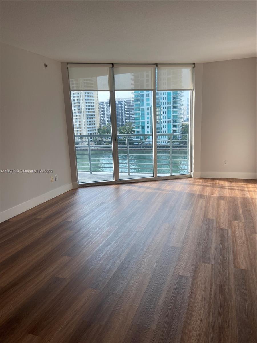Photo 6 of 20 of listing a4a9dd37-ce77-4e47-aedf-52db9fa6bad9 condo