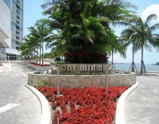 Photo 1 of 20 of listing a4a9dd37-ce77-4e47-aedf-52db9fa6bad9 condo