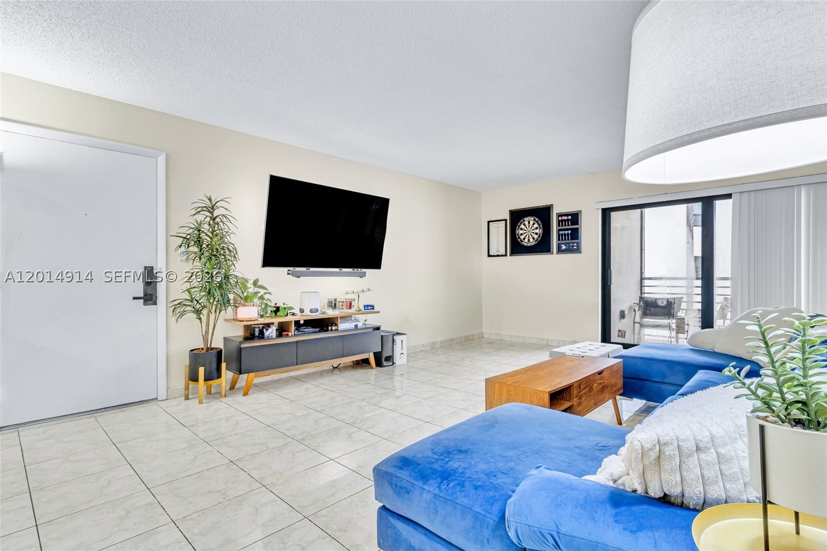 4040 N Hills Dr 20