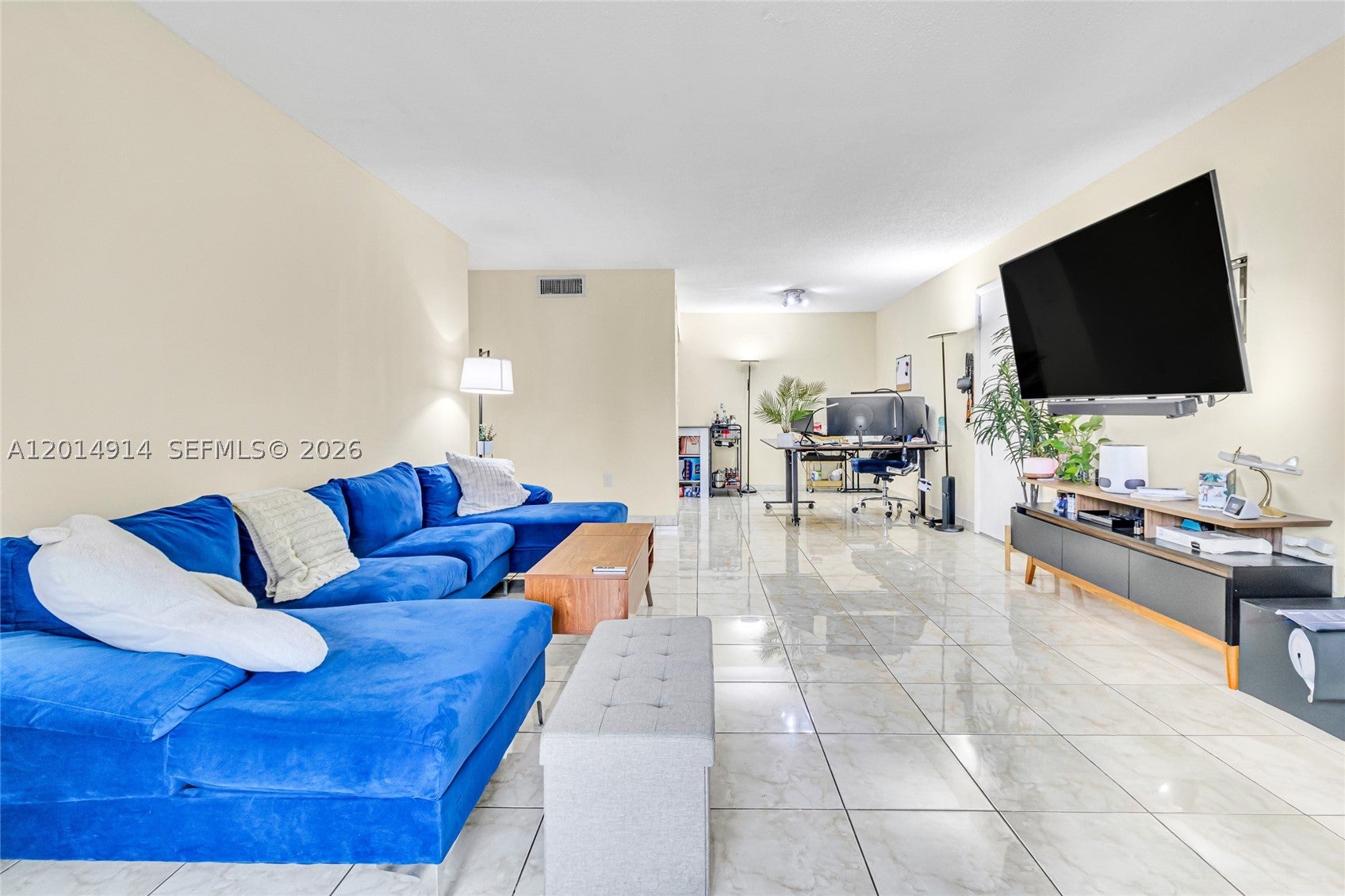 4040 N Hills Dr 20