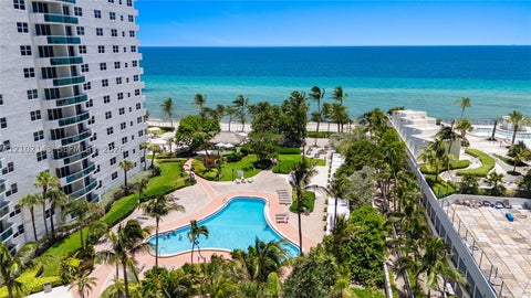 Photo of 3001 S Ocean Dr #1023, Hollywood, FL 33019 (MLS # A12102143)