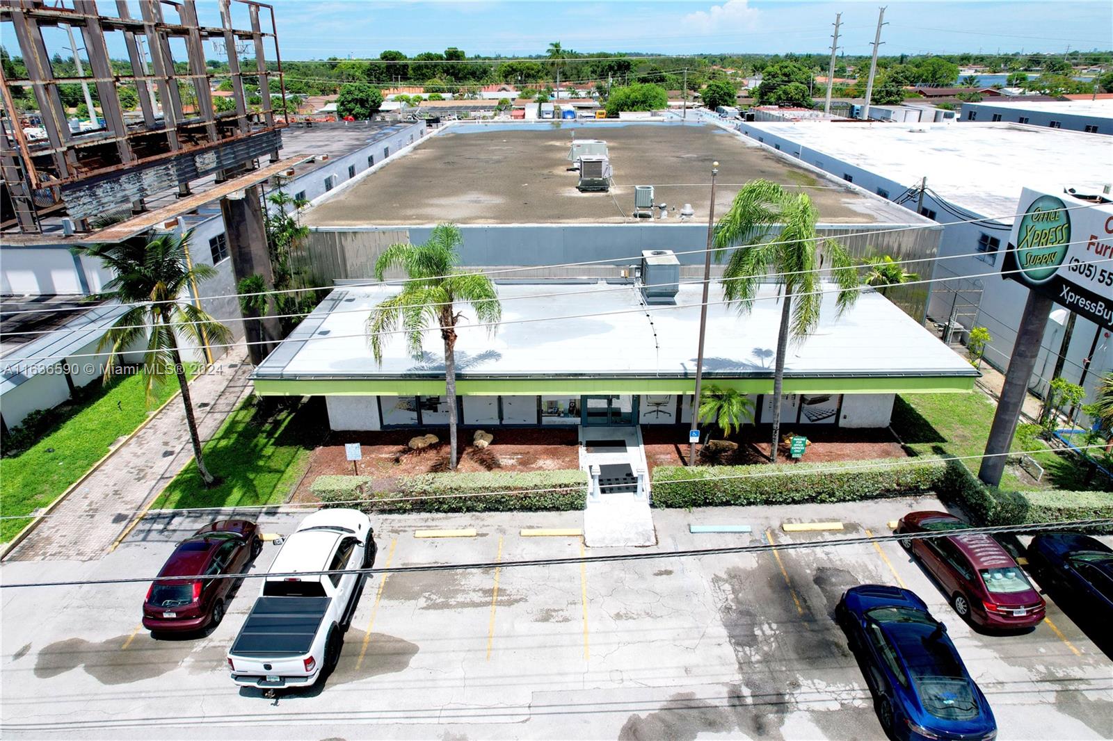 Prime Leasing Opportunity in West Hialeah: 10,000 sq. ft. of premium space available in October 2024. This property features a spacious rear yard, a 1,500 sq. ft. office, 18-foot ceilings, and street-level loading. Enjoy easy access to I-75, Palmetto Expressway, and Gratigny Expressway. With Palmetto frontage, your business will be visible to over 215,500 vehicles daily. Conveniently located near Miami International Airport and Downtown Miami.