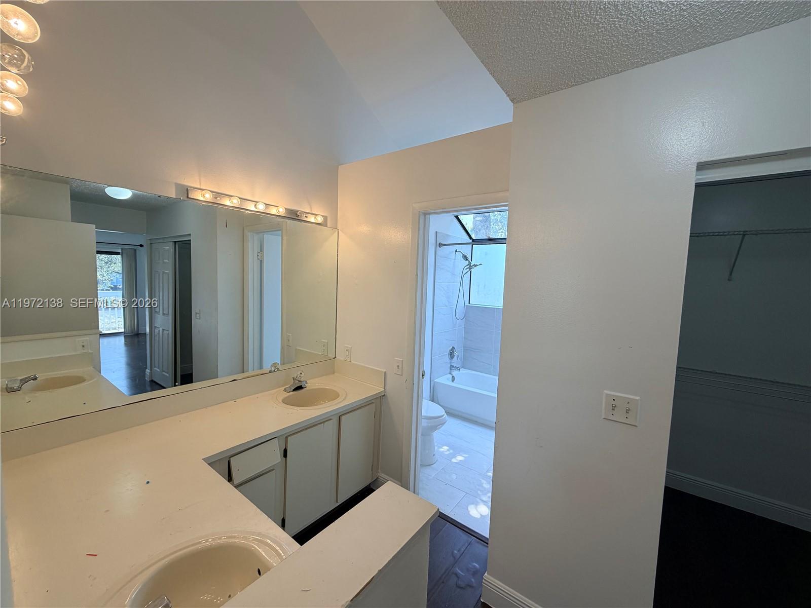 ROCK ISLAND LAND CORP - Residential