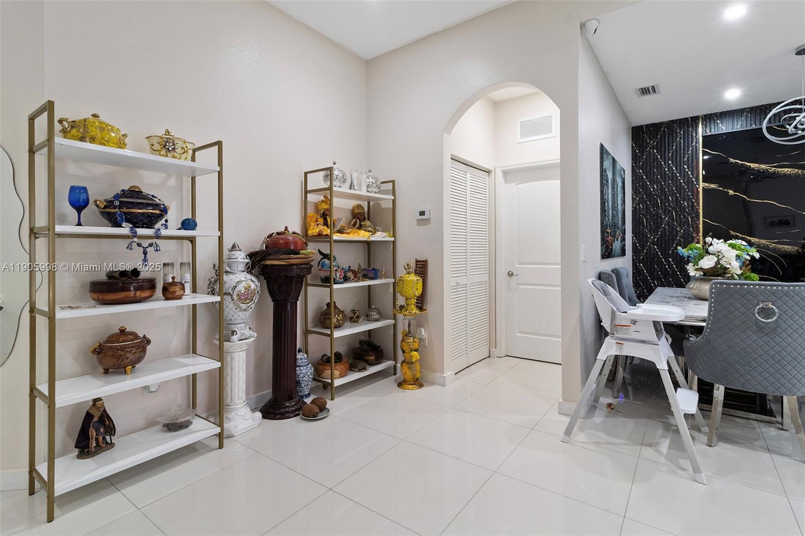 HEMINGWAY POINT - Residential