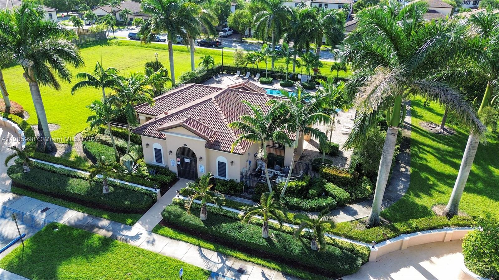 HEMINGWAY POINT - Residential