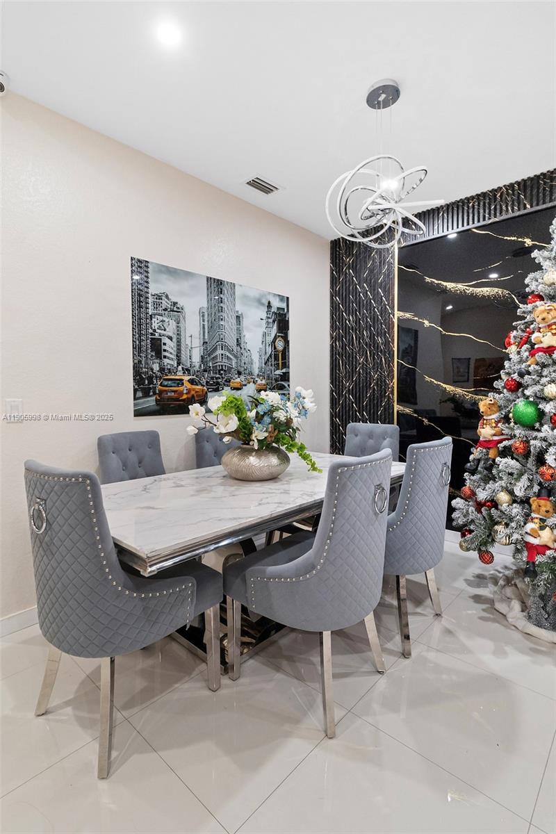 HEMINGWAY POINT - Residential