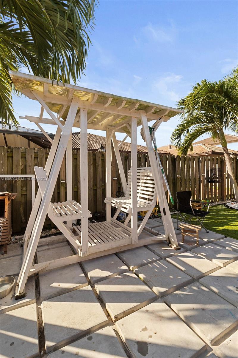 HEMINGWAY POINT - Residential