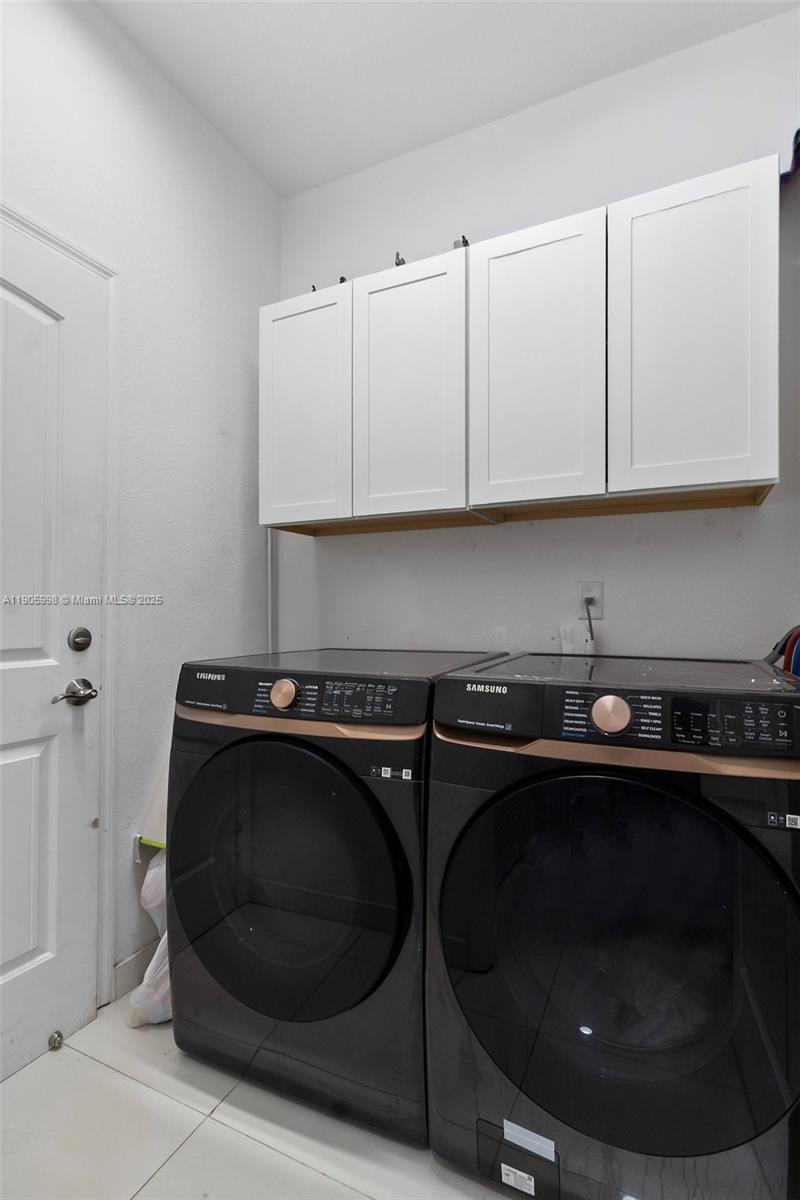 HEMINGWAY POINT - Residential