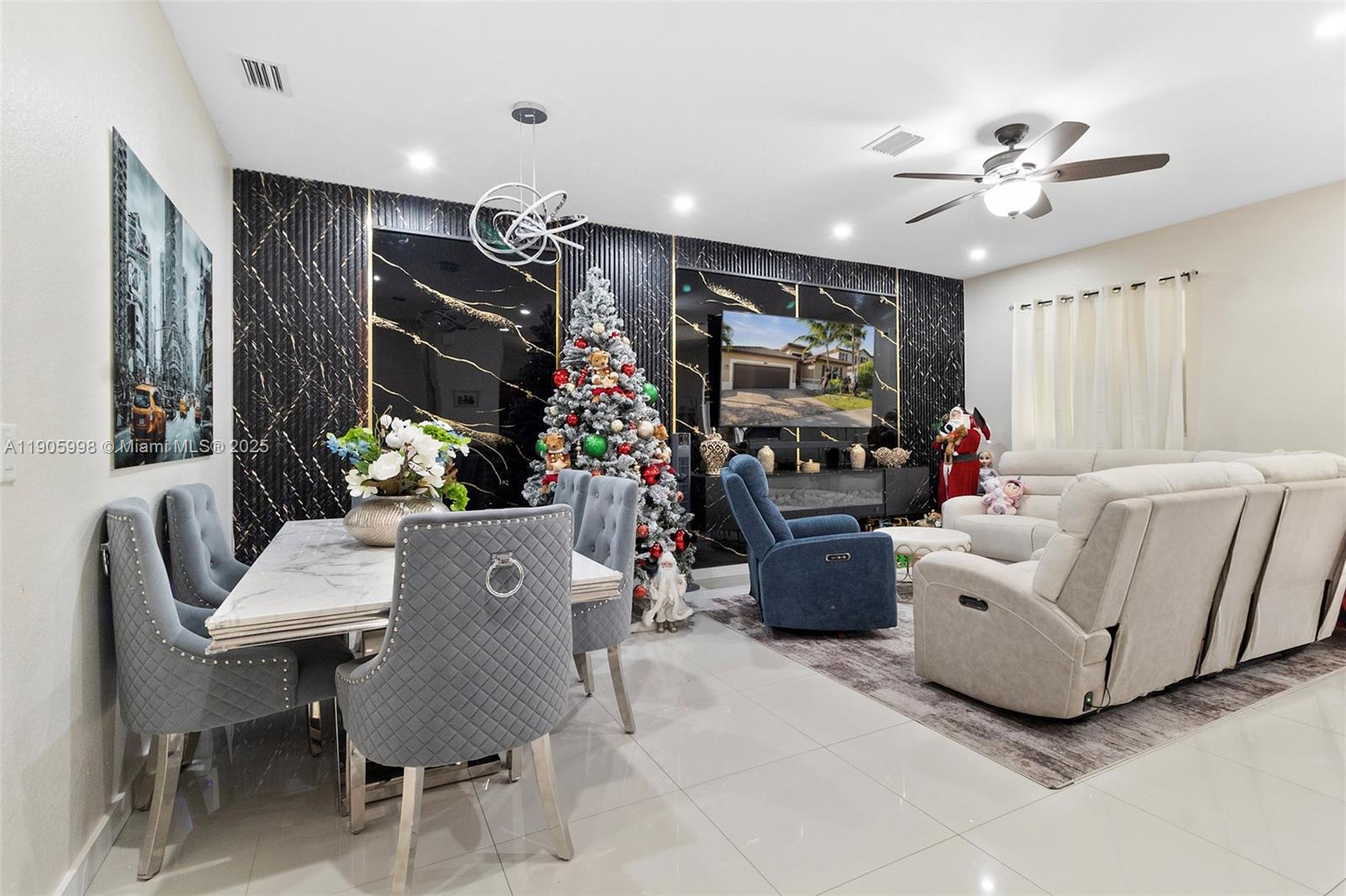 HEMINGWAY POINT - Residential