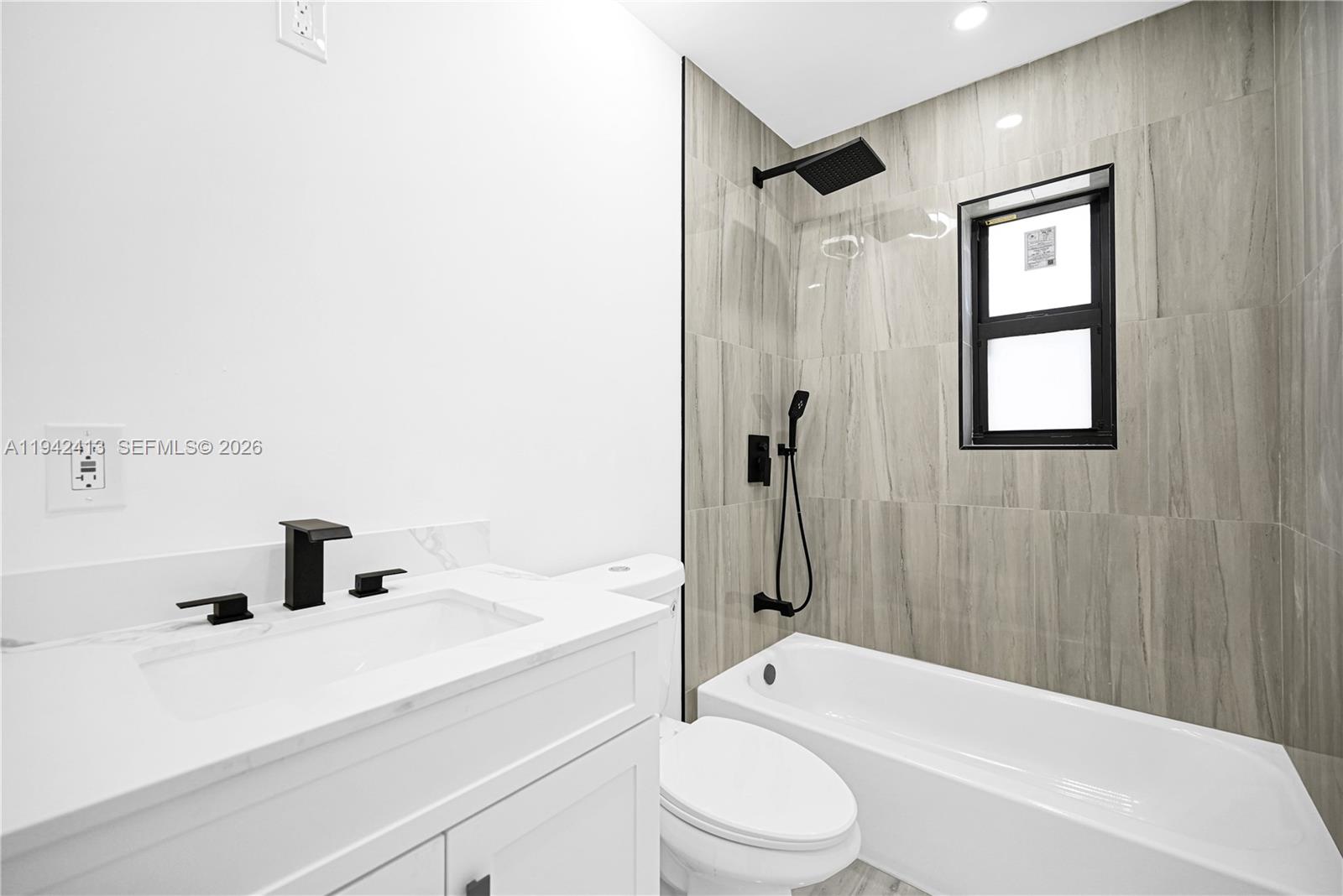 SILVER BLUFF EST-SEC B - Residential