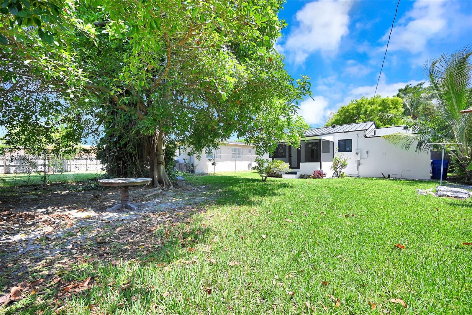 SILVER BLUFF EST-SEC B - Residential