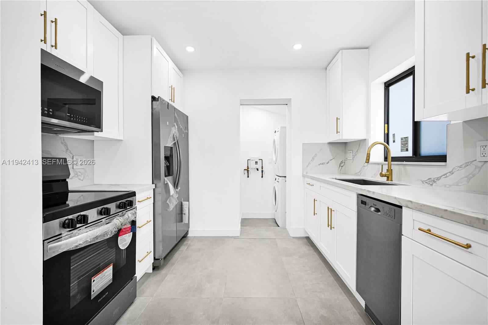 SILVER BLUFF EST-SEC B - Residential