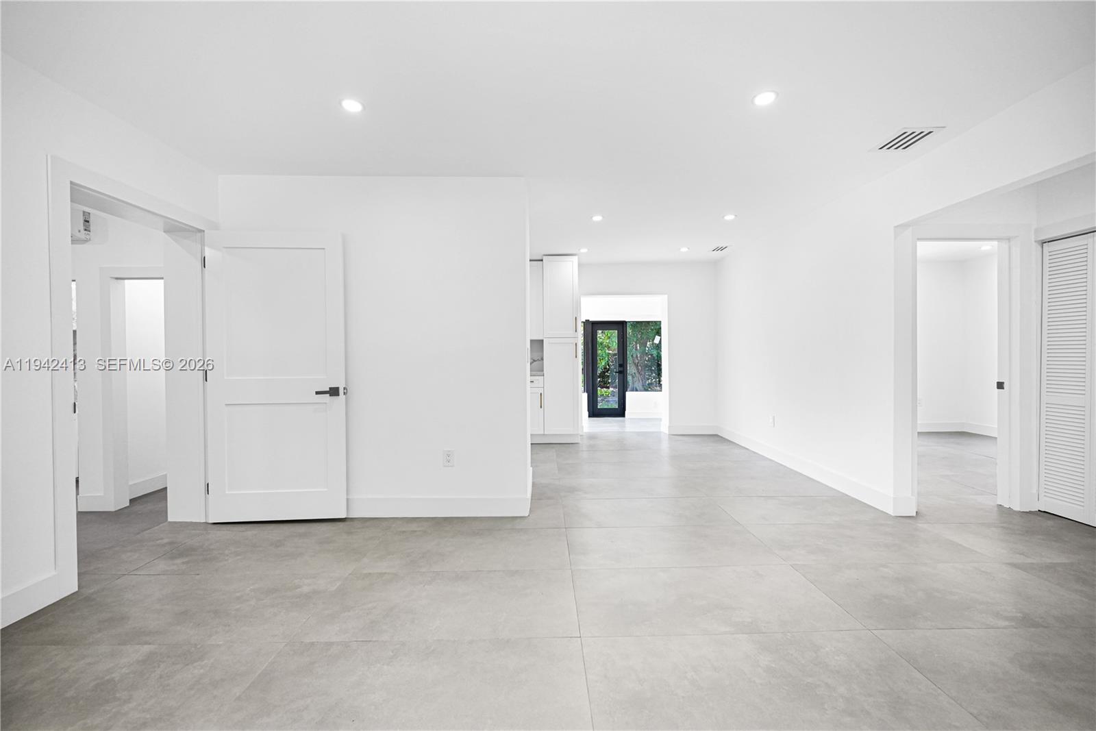 SILVER BLUFF EST-SEC B - Residential