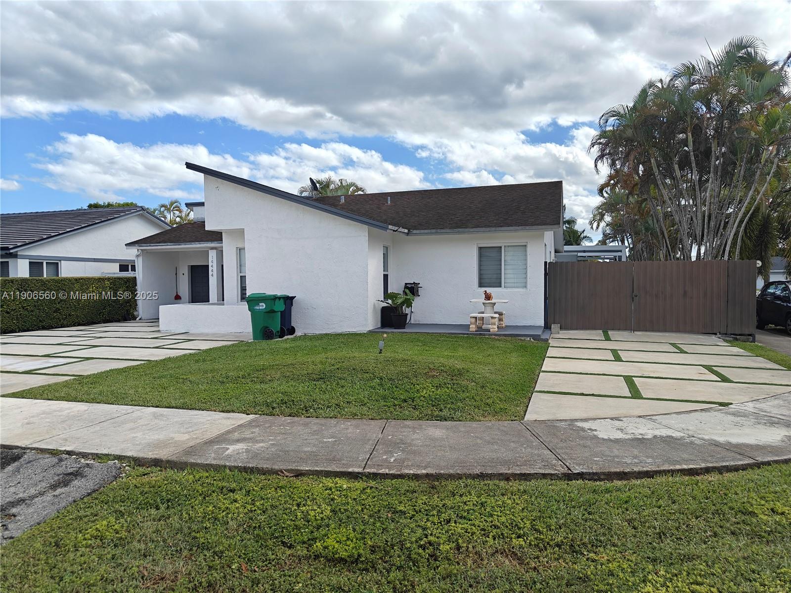 1ST ADDN TO WOODFIELD - Residential