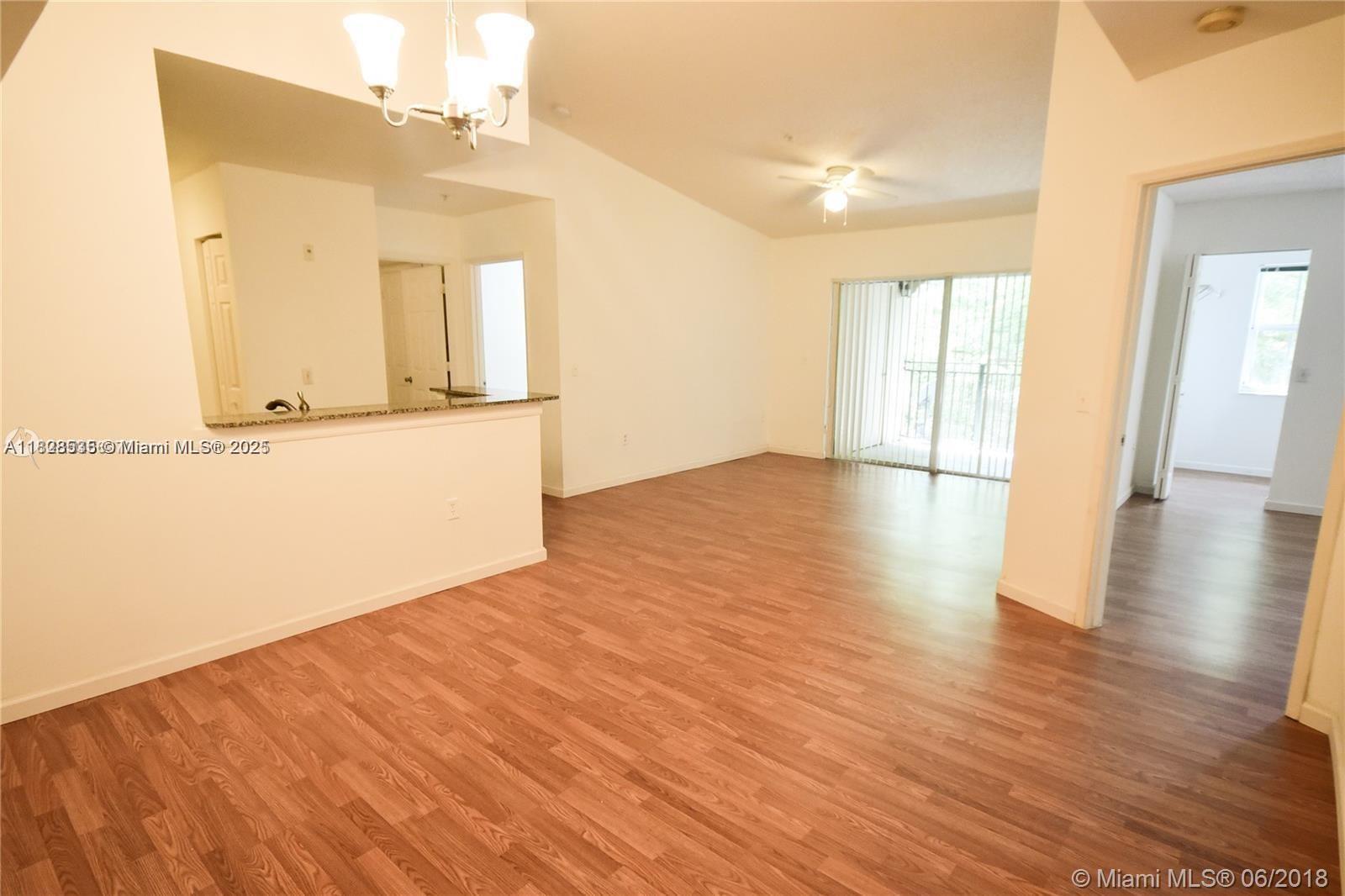 2427 Centergate Dr 306
