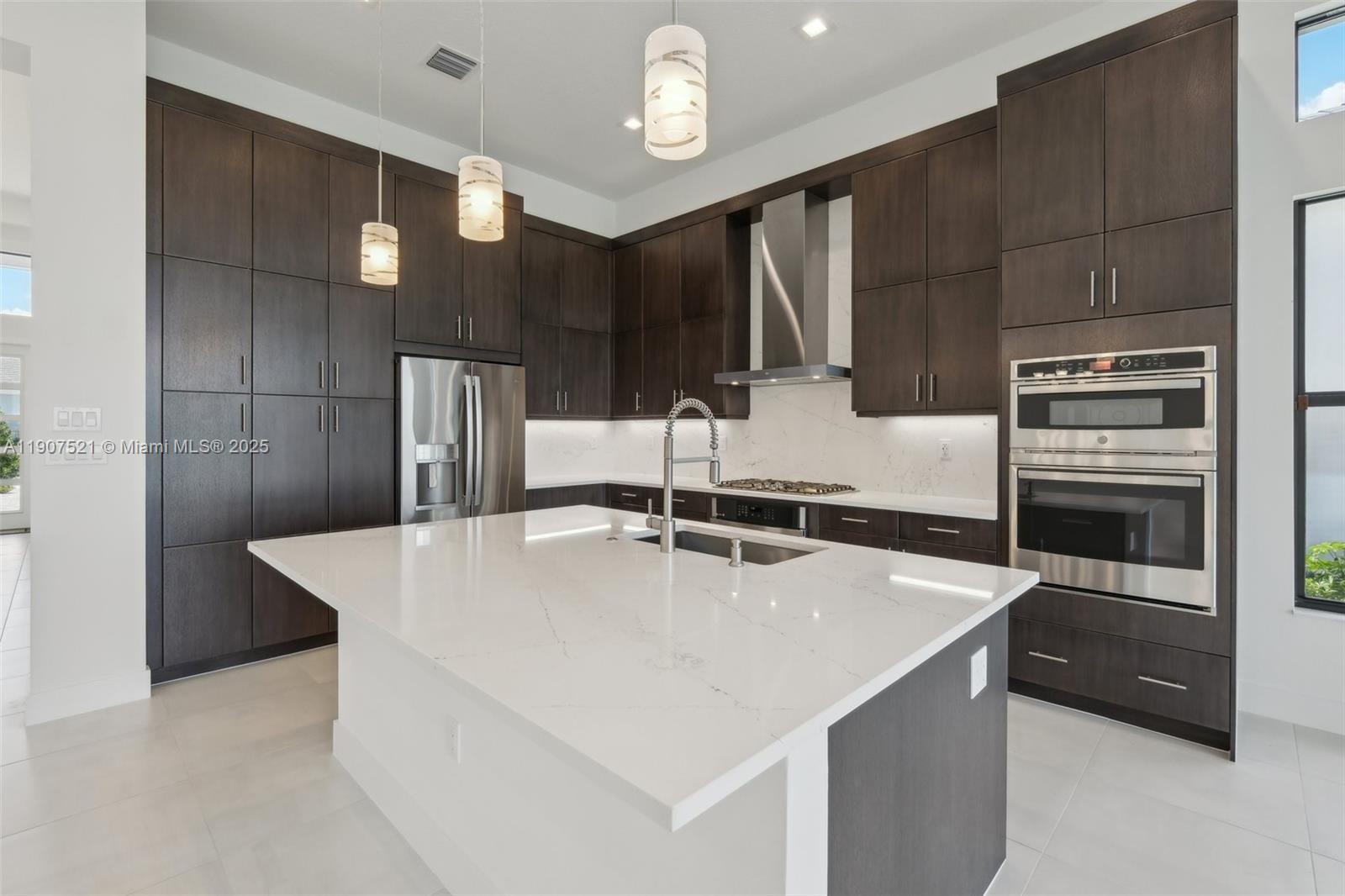 AVENIR POD - Residential Lease