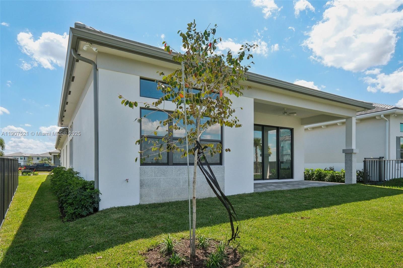 AVENIR POD - Residential Lease