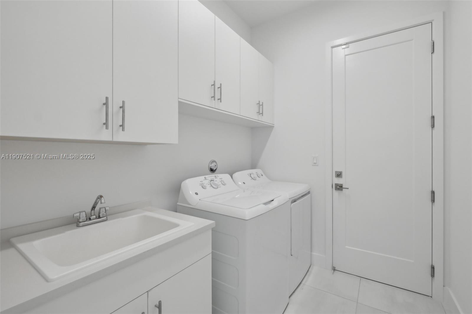 AVENIR POD - Residential Lease