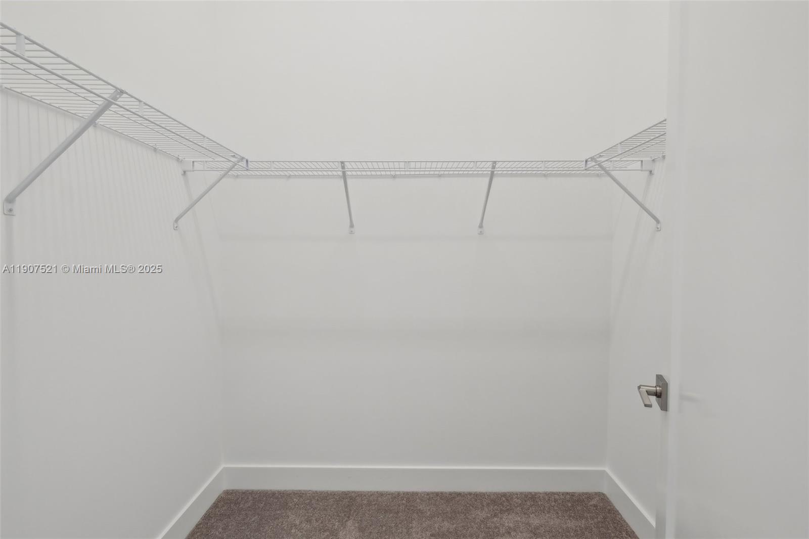 AVENIR POD - Residential Lease