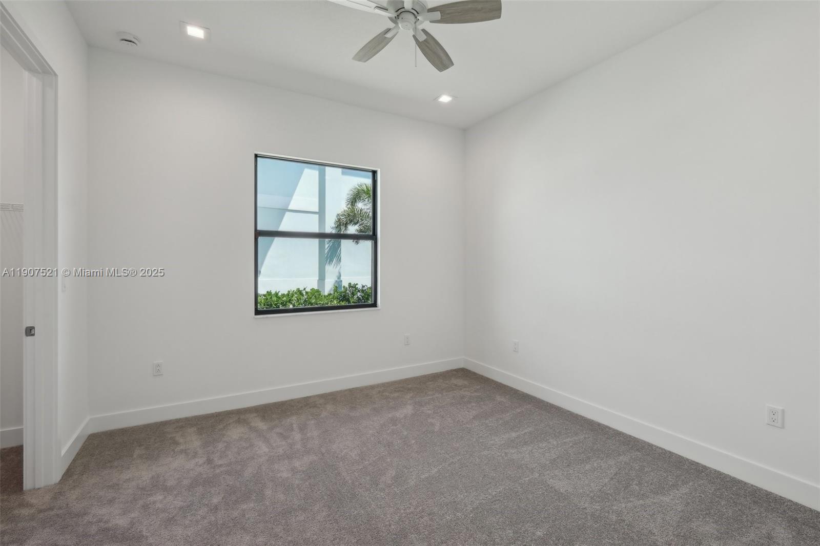 AVENIR POD - Residential Lease