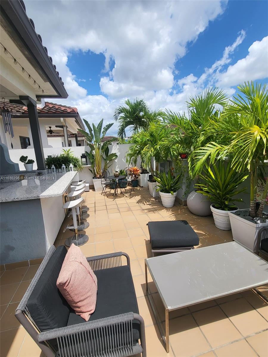 DOWNTOWN DORAL DUTCHER - Residential