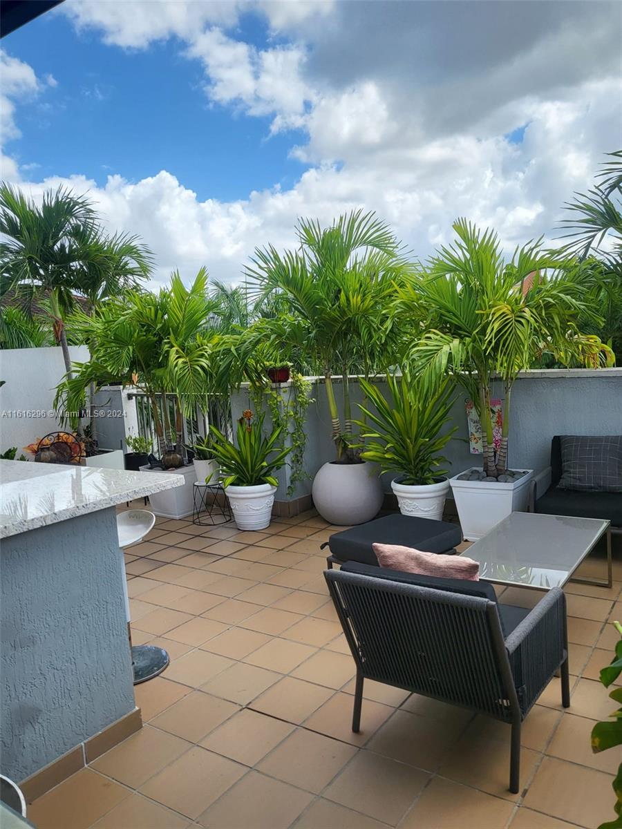 DOWNTOWN DORAL DUTCHER - Residential