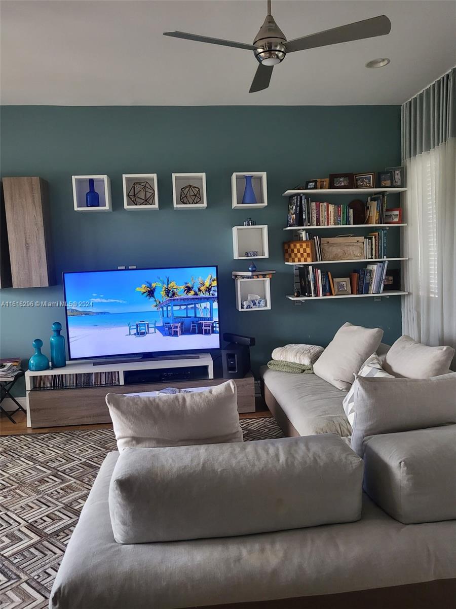 DOWNTOWN DORAL DUTCHER - Residential