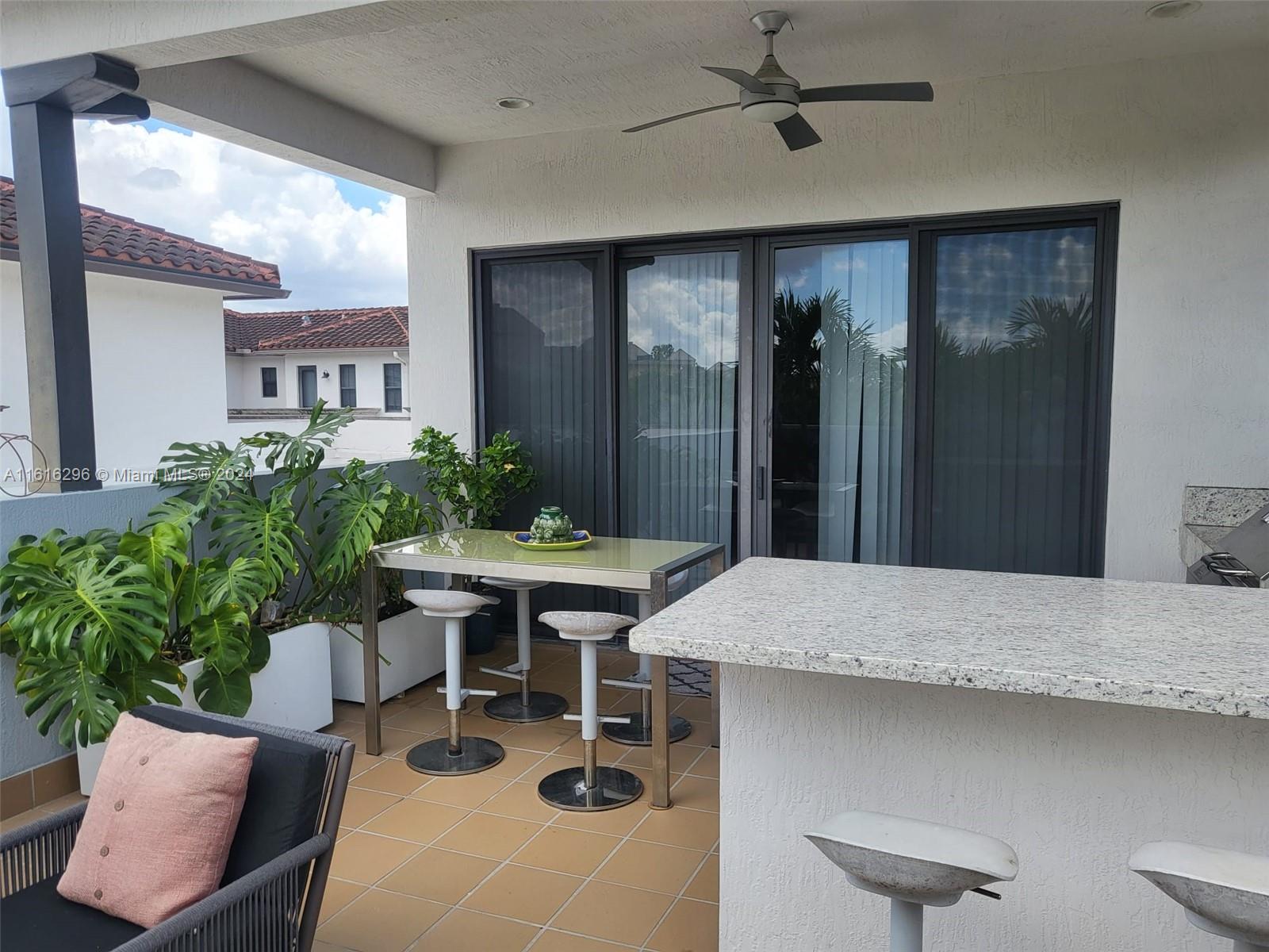 DOWNTOWN DORAL DUTCHER - Residential