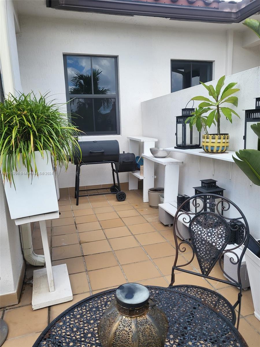 DOWNTOWN DORAL DUTCHER - Residential