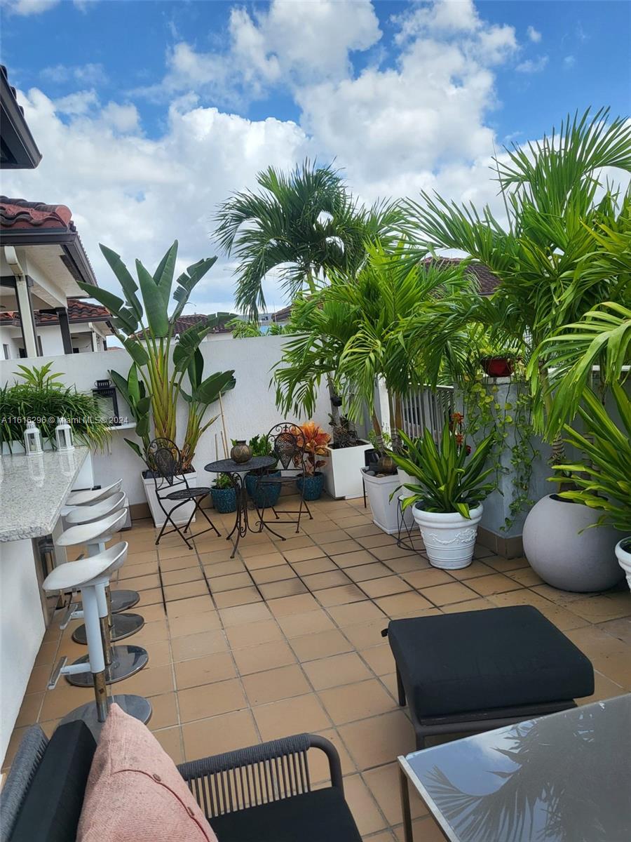 DOWNTOWN DORAL DUTCHER - Residential