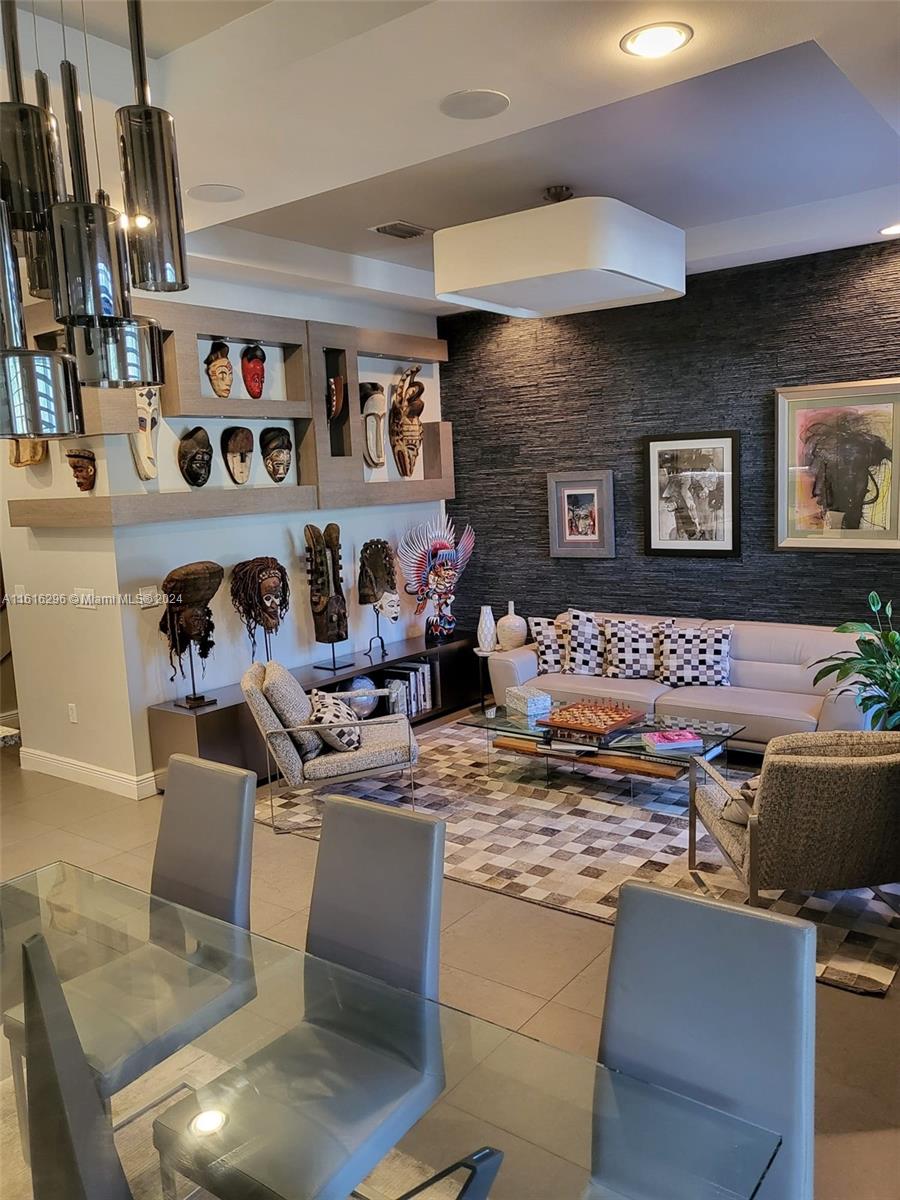 DOWNTOWN DORAL DUTCHER - Residential