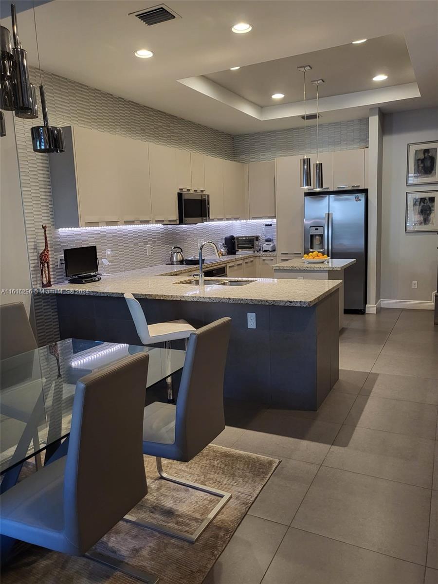 DOWNTOWN DORAL DUTCHER - Residential