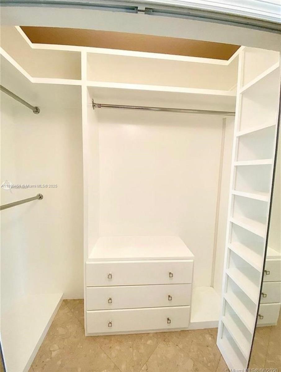 ISLANDS AT DORAL NORTHWES - Residential Lease