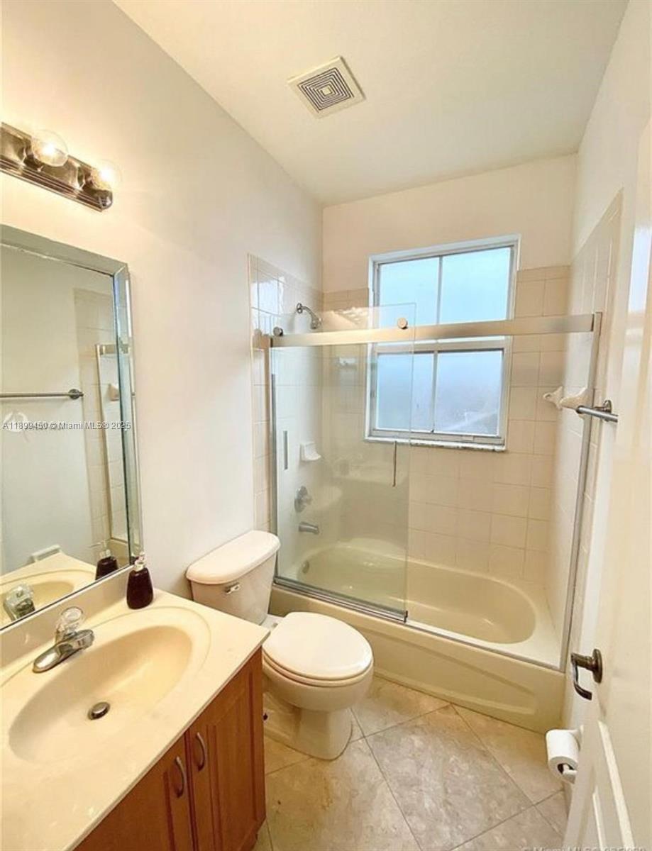 ISLANDS AT DORAL NORTHWES - Residential Lease