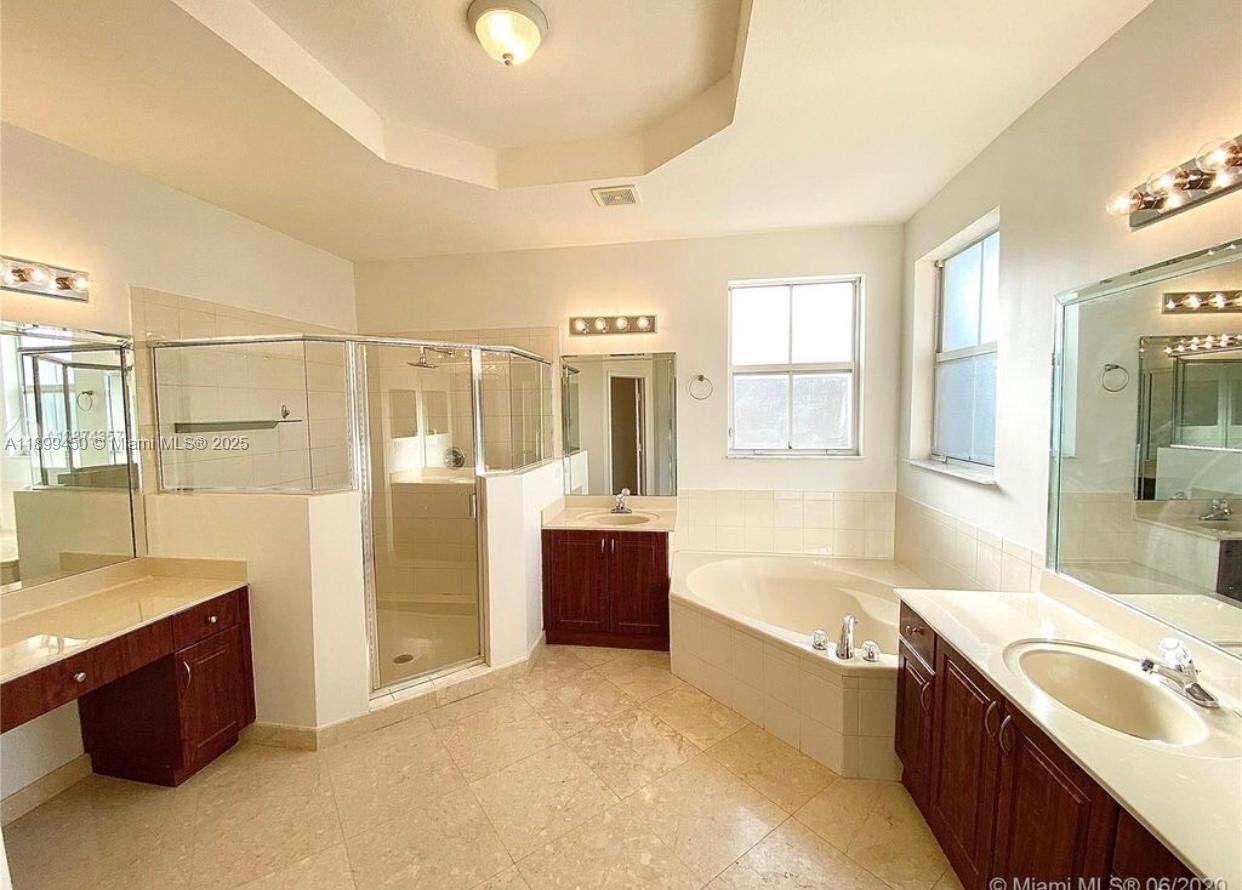 ISLANDS AT DORAL NORTHWES - Residential Lease