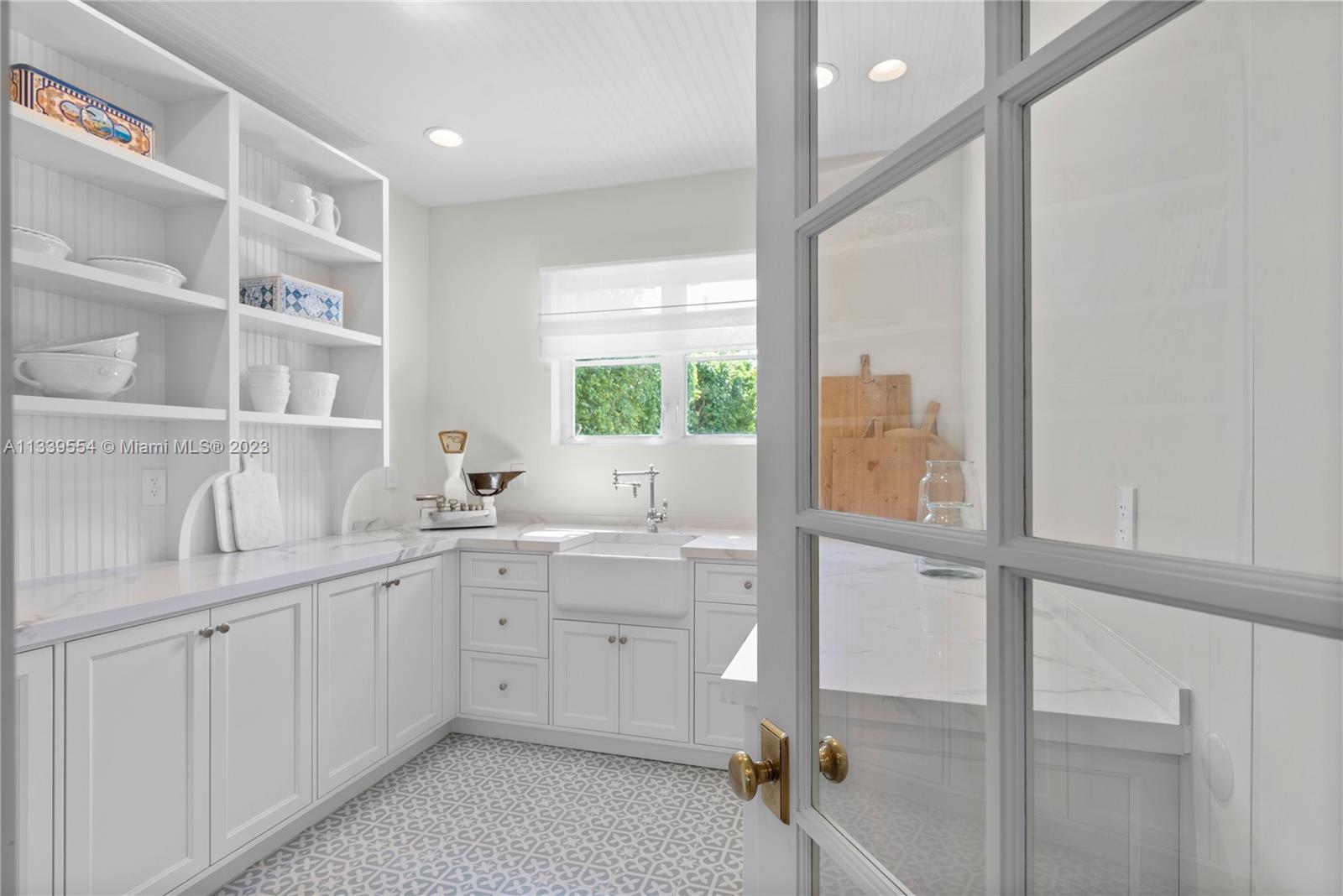 MID GOLF SUB 1ST ADDN - Residential