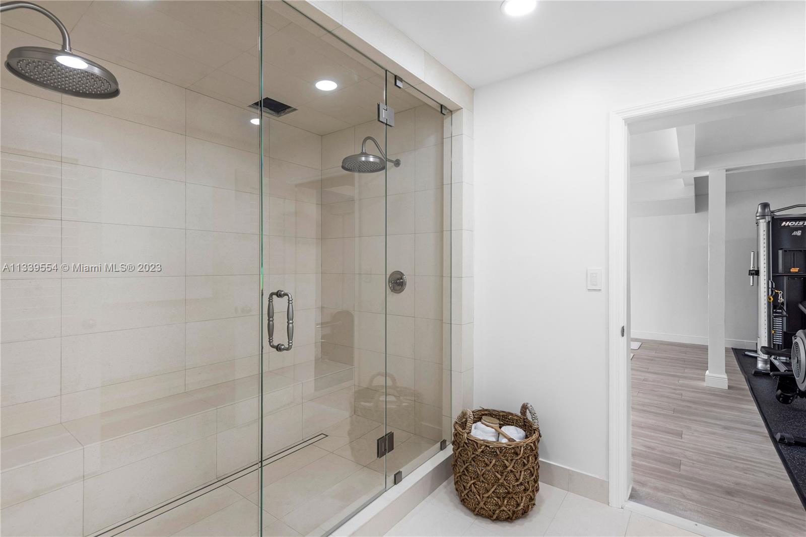 MID GOLF SUB 1ST ADDN - Residential