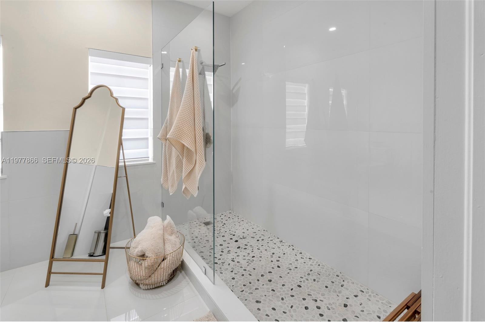 MILON VENTURE - Residential Lease