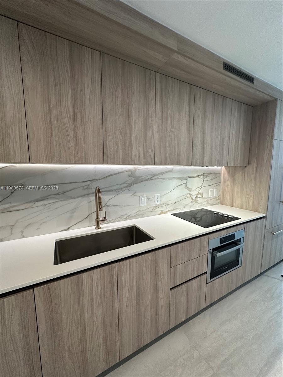 VICEROY BRICKELL - Residential Lease