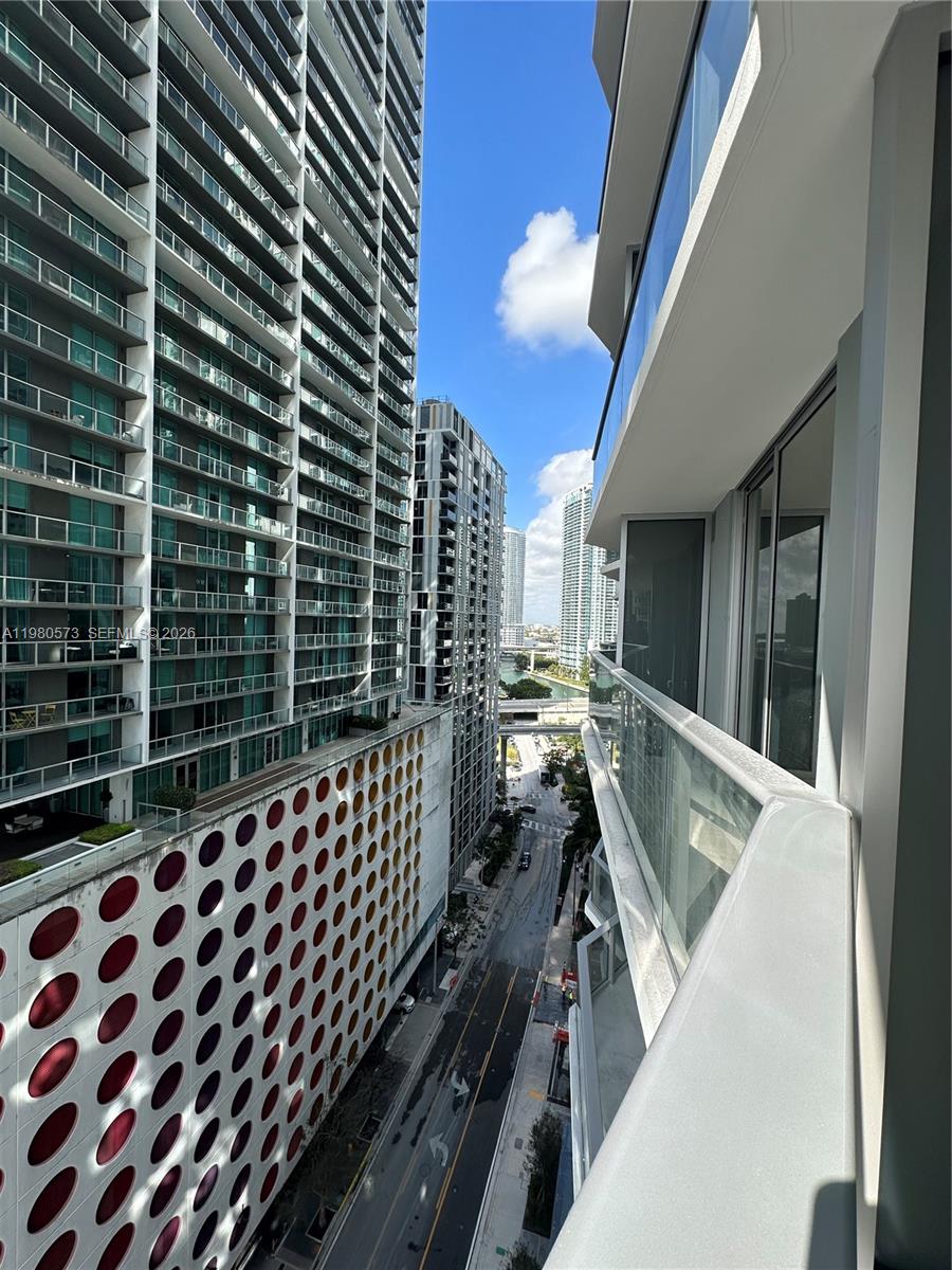 VICEROY BRICKELL - Residential Lease
