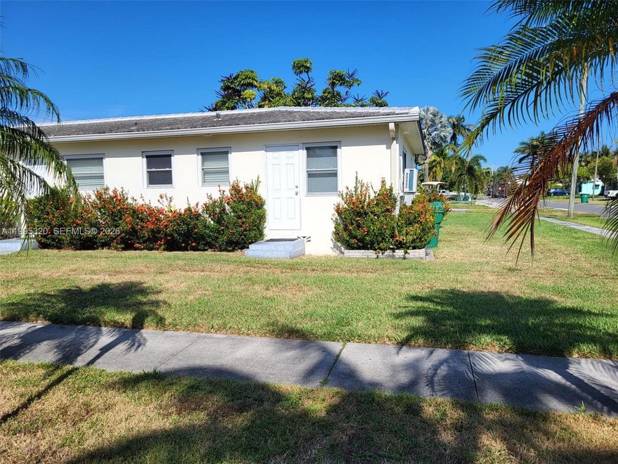 Everything included in the price rent, water, electricity and internet!!! Just pay the rent monthly. Beautiful and cozy apartment in Dania Beach. 1 bedroom and 1 bath. Stainless steel appliances. Fast approval. First month and 2 security deposits.