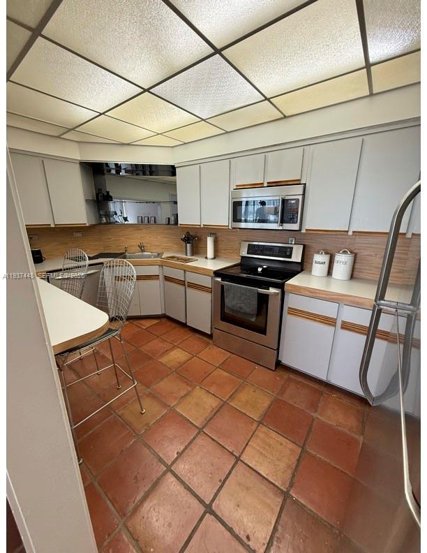 BRICKELL BAY TOWER CONDO - Residential