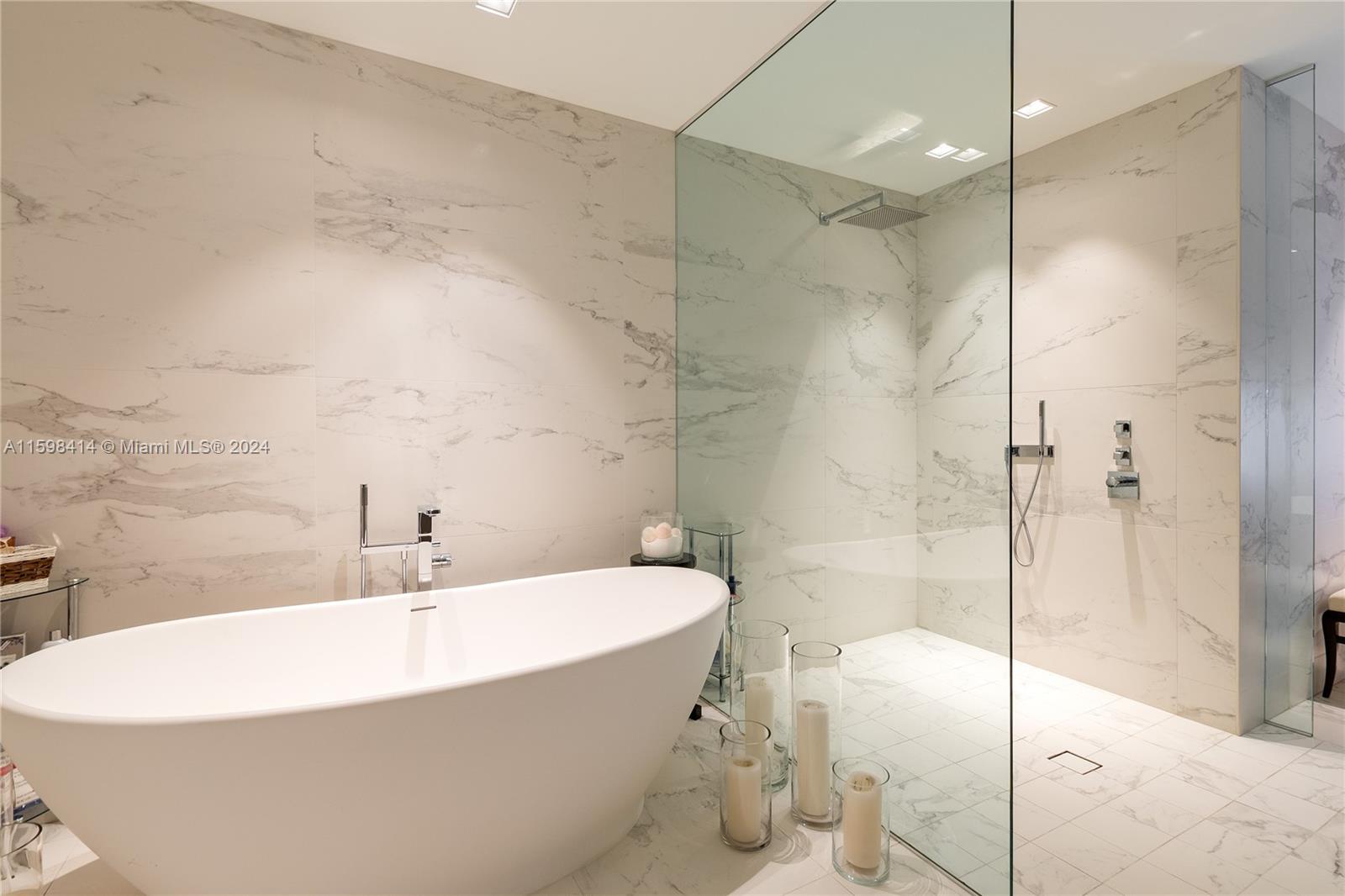 ONE THOUSAND MUSEUM CONDO - Residential