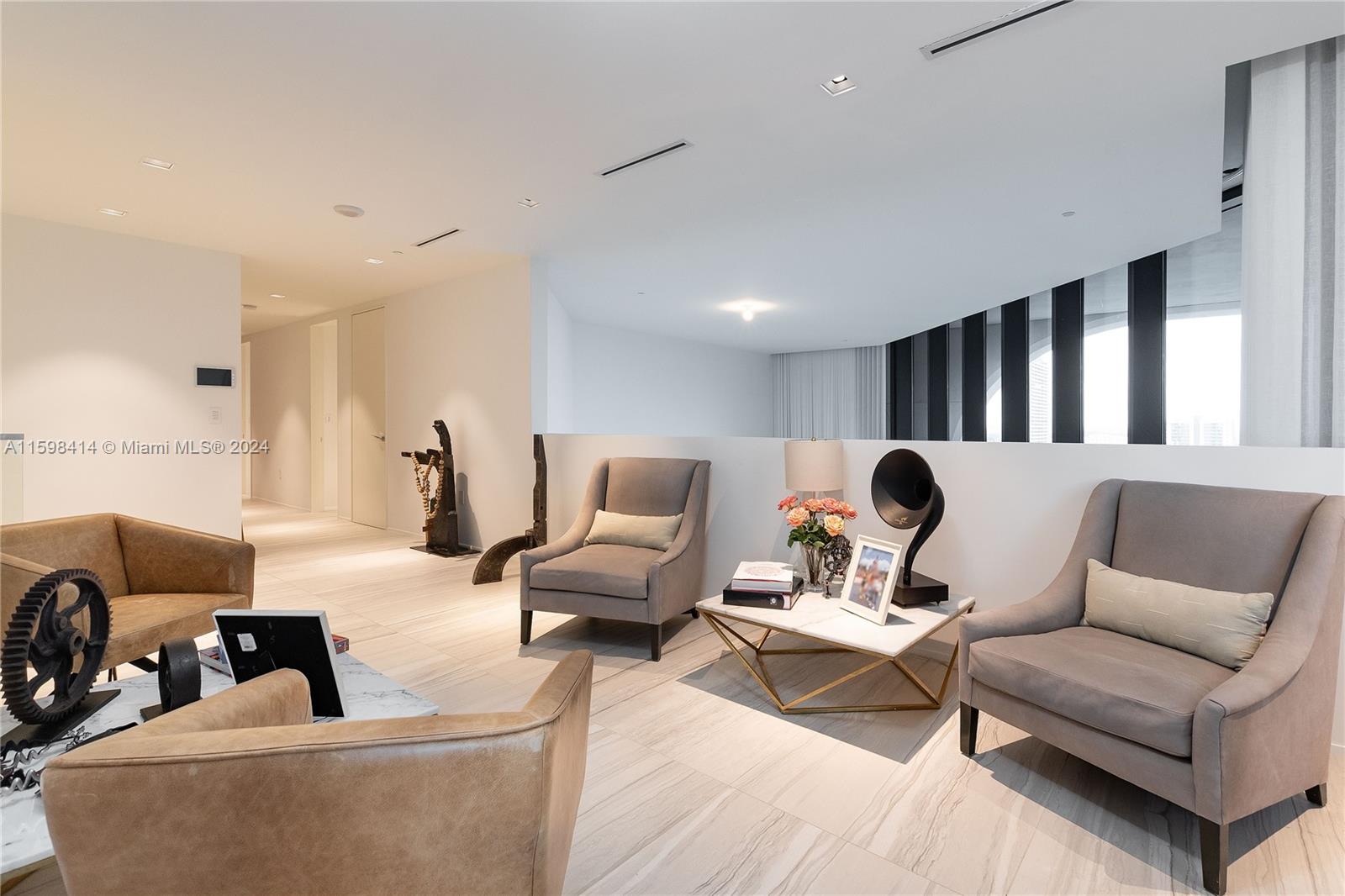 ONE THOUSAND MUSEUM CONDO - Residential