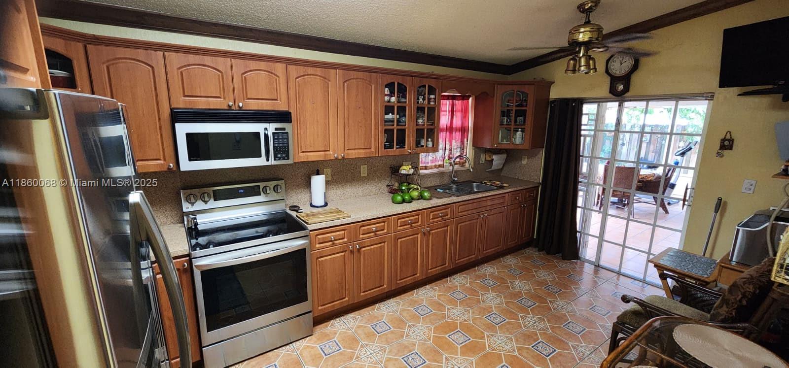 COUNTRY LAKE HOMES 1ST AD - Residential